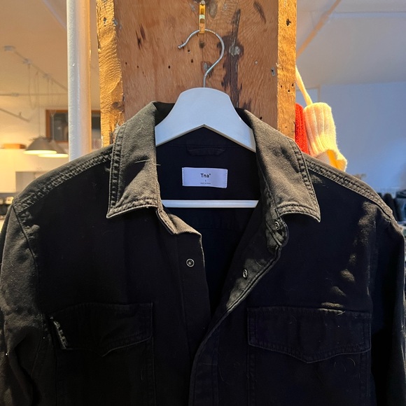 Aritzia tna black denim shirt size 1 - Picture 4 of 4